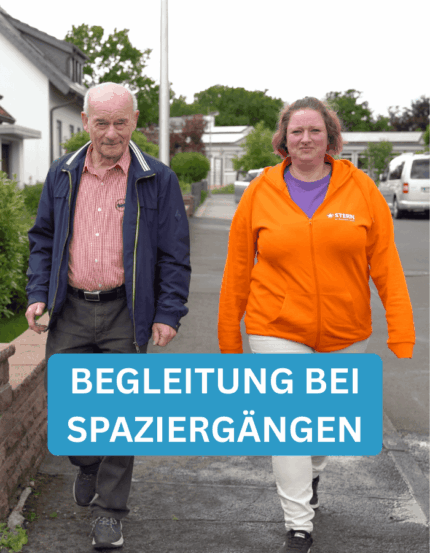 Betreuerin / Haushaltshilfe beim Spazieren mit Senior